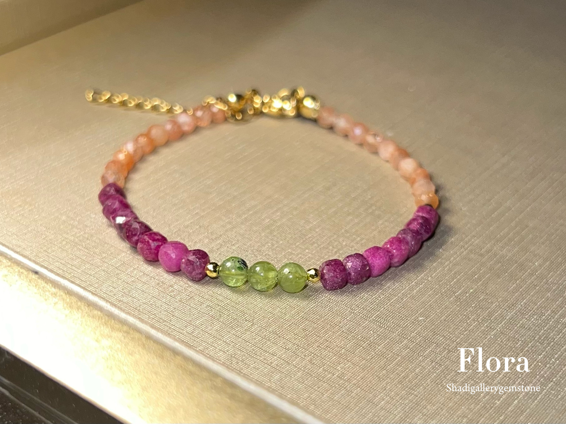 دستبند زنانه Flora(یاقوت زبرجد سان استون جواهری)